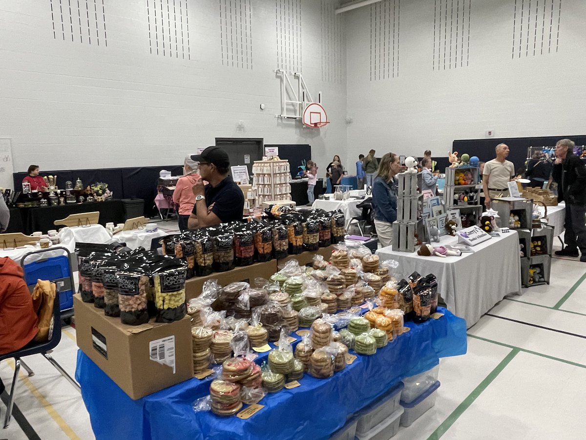 Julie Ruberto (@julieruberto) on Twitter photo Nothing but love for this community <a href="/TweedsmuirS/">Tweedsmuir Public School</a>! TY to all the families and Ss that came tonight to make our Spring Fling magical! Huge shout out to our Parent Council for all their time and organizing, our staff and volunteers that made it possible. TY also to our sponsors! Nothing but love for this community <a href="/TweedsmuirS/">Tweedsmuir Public School</a>! TY to all the families and Ss that came tonight to make our Spring Fling magical! Huge shout out to our Parent Council for all their time and organizing, our staff and volunteers that made it possible. TY also to our sponsors!