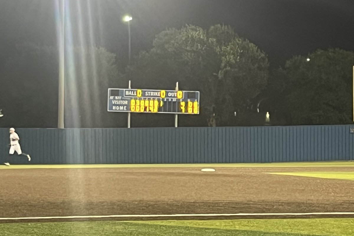 PISD_Athletics's tweet photo. It’s final! @ThePHSBaseball comes from behind and gets a 7-4 W in the first game against Lake Highlands! https://t.co/6N6Lxq4EeO