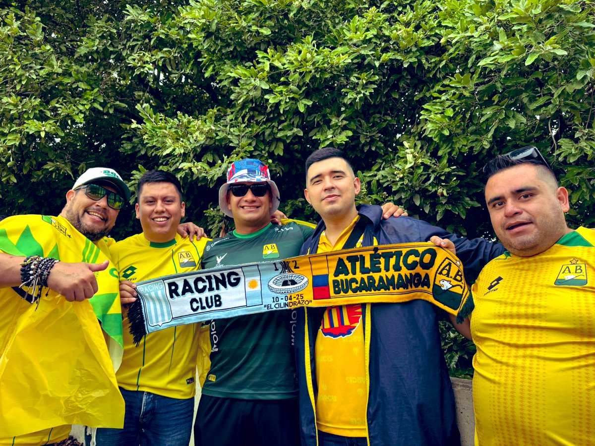 AleexisQuintero's tweet image. De eso se trata, disfrutar todo lo vivido y aprender de ello. Nuestros colores, nuestra herencia cultural desde la grada; AGUANTE EL LEOPARDO Y TODA LA MUCHACHADA 🔰💛