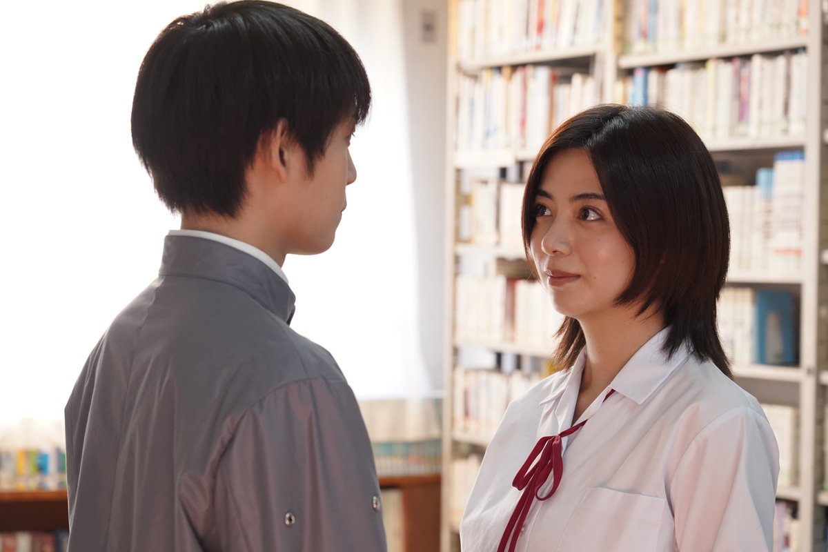 Rewrite_movie's tweet photo. 📖 ́- 𝕊𝕥𝕠𝕣𝕪 ... 𝕄𝕚𝕪𝕦𝕜𝕚 𝕊𝕚𝕕𝕖①
￣￣￣￣￣￣￣￣￣￣￣￣￣

高校3年生の夏。
彼——保彦が転校してきた。

「僕、未来人なんだ。2311年からやって来た」

突然告げられた、"告白"。

そこから私と彼の、
ひと夏の物語が始まった。

#映画リライト 6月13日公開🕐 https://t.co/eSuIUlJhe8
