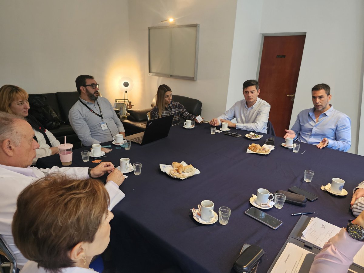 Hoy nos reunimos con el Director de Relaciones Internacionales de la Fundación Barceló e intercambiamos ideas y estrategias para que desde el sector turístico acompañemos el fortalecimiento de la oferta académica y promover a La Rioja como referente en cooperación internacional.