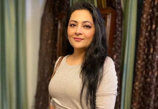 JaikyYadav16's tweet image. I Just Unfollowed Neha Singh Rathore And Arfa Khanum Sherwani. 

यह वक़्त है जब देश के प्रत्येक व्यक्ति को एक स्वर में एक साथ बोलना चाहिए मगर

यह लोग अपने आपको हद से ज़्यादा होशियार और बुद्धिमान समझते हैं, इन लोगों का अलग ही रहता है,

जब दुश्मन शान्त होने का नाम नहीं ले रहा है उस…