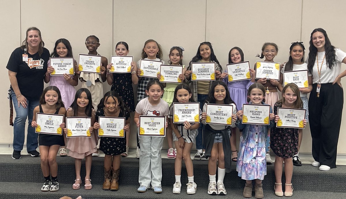 ELMESTigers's tweet photo. Sports Banquet  - Celebrating Volleyball,  Cross Country, and Cheer 🧡🐾 https://t.co/TBvcJc3t0c