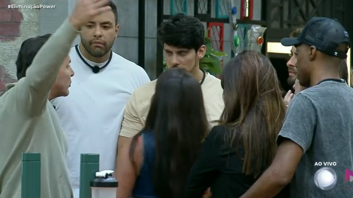 Esdras falando que todos lá têm que respeitar a Gretchen porque ela revolucionou e fez historia e que depois dela vieram Anitta e Iza HAHAHAHAHAH QUE VERGONHAAAAA  #EliminaçãoPower