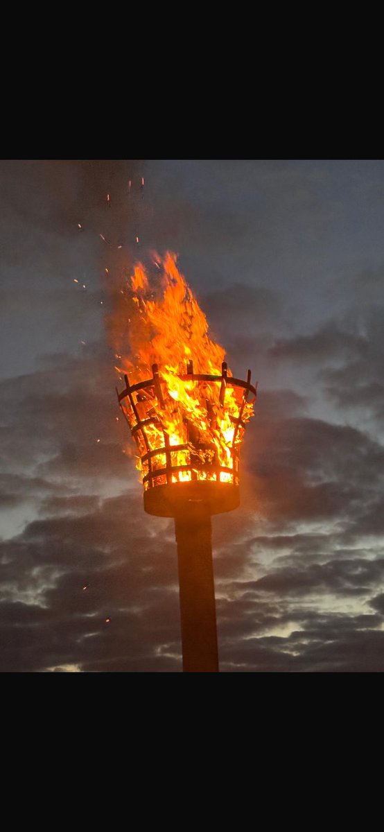 nancy_wowo's tweet photo. Lighting the Beacon for the VE Day anniversary in my little Parish in Leicestershire. Chip van let us down but we managed to feed everyone with chip shop runs. We still have that Great British spirit of pulling together. Hard work to organise but very rewarding. 🇬🇧🇬🇧 https://t.co/SZ4QHmlT8i