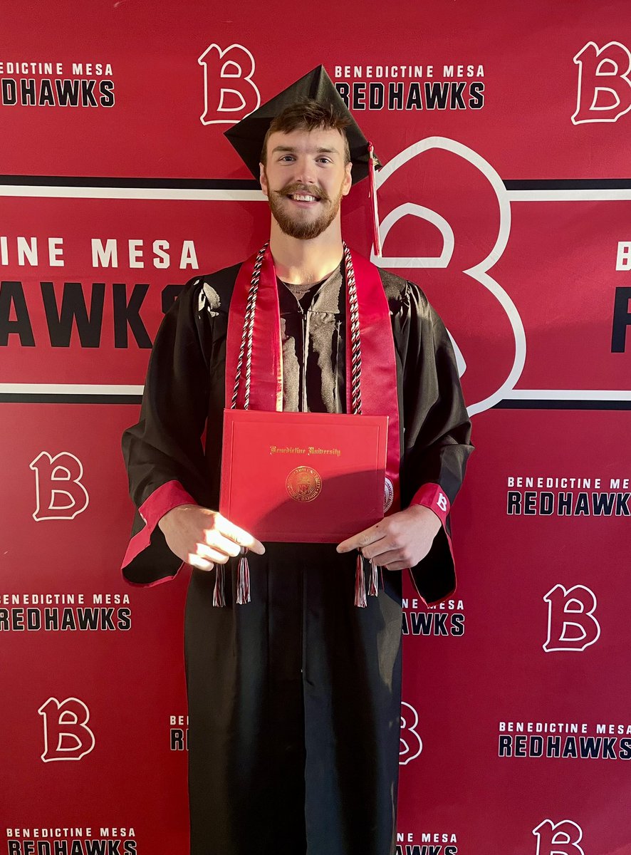 Graduation ✅ ‼️🅱️🎓🥺🥺

Going to miss our class of 2025!