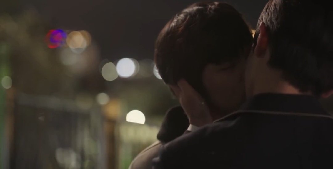 dearbubble7's tweet image. they kissed with all the desire they had kept since high school . good for them !!!

#SomethingIsNotRight #무언가잘못되었다 #SomethingIsNotRightEp8