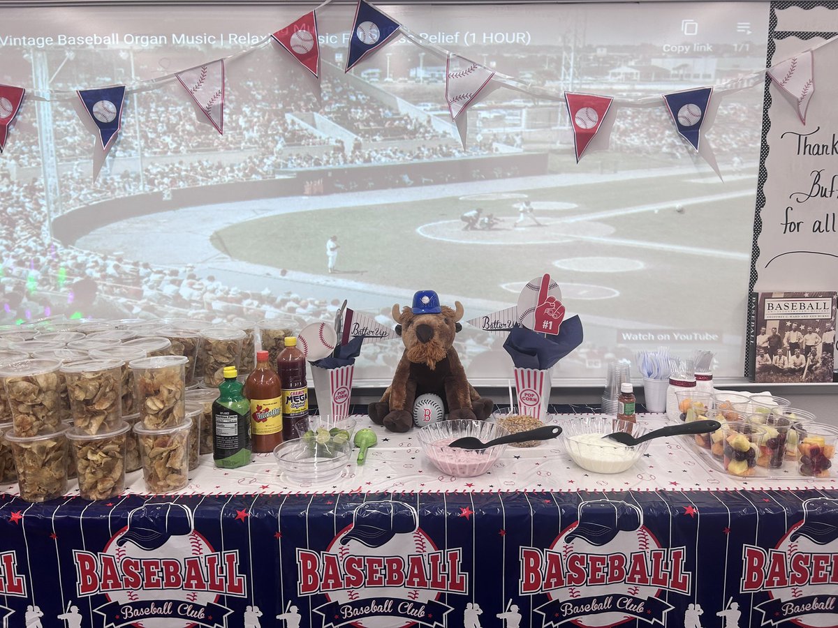 POchoa_JCE's tweet photo. Our teachers pitched a “parfait” game! ❤️🦬⚾️
It was our turn to spoil our teachers today during our HCT! #TeamSISD #AllIn #JCETAW @MKaudaissy_JCE https://t.co/hslnsDqcsf