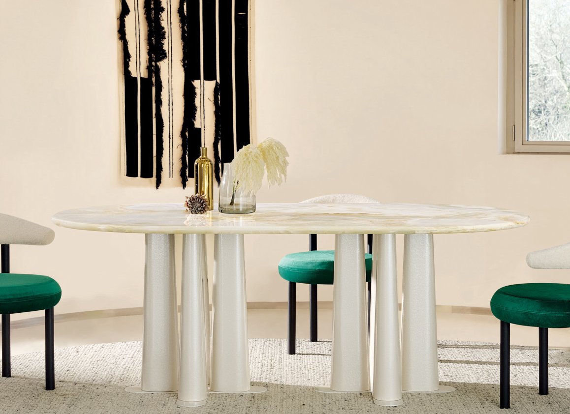 BeluxConcet's tweet photo. Elevate your dining space with this stunning table! White onyx marble top + sleek mother-of-pearl legs = the perfect harmony of luxury &amp; simplicity. Ideal for chic, modern homes! #DiningTable #LuxuryDesign #MinimalistStyle #HomeDecor #ModernLiving https://t.co/oX2qczQrnr