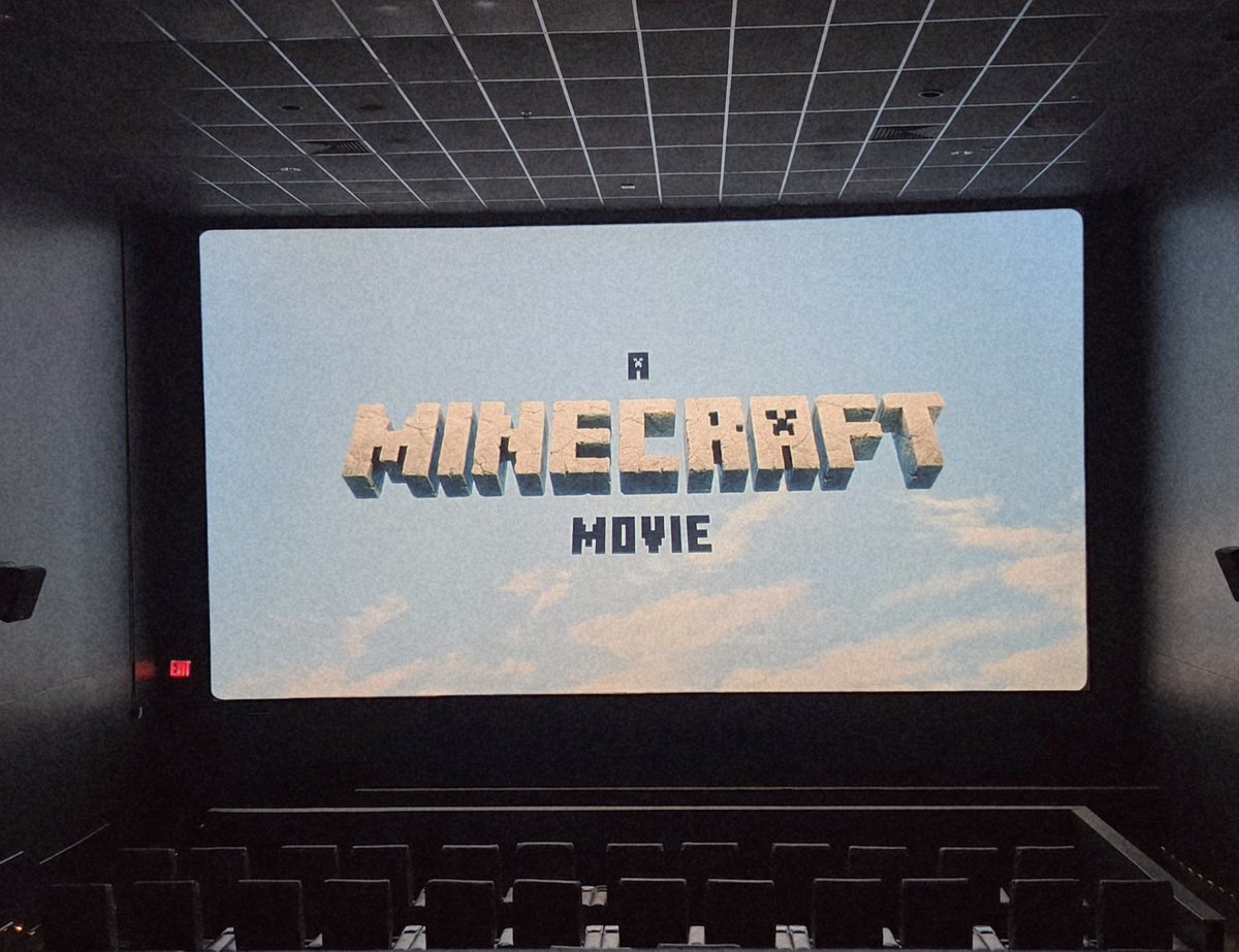 I made Minecraft cookies for da bf for our Minecraft movie date at FWA :3 🍪🧊

I will report back with my review of the movie 🫡🫡