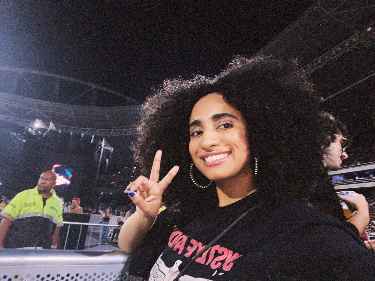 exwebcelebrity's tweet photo. negras rockeiras nunca desistam https://t.co/8qPmTPpLUl