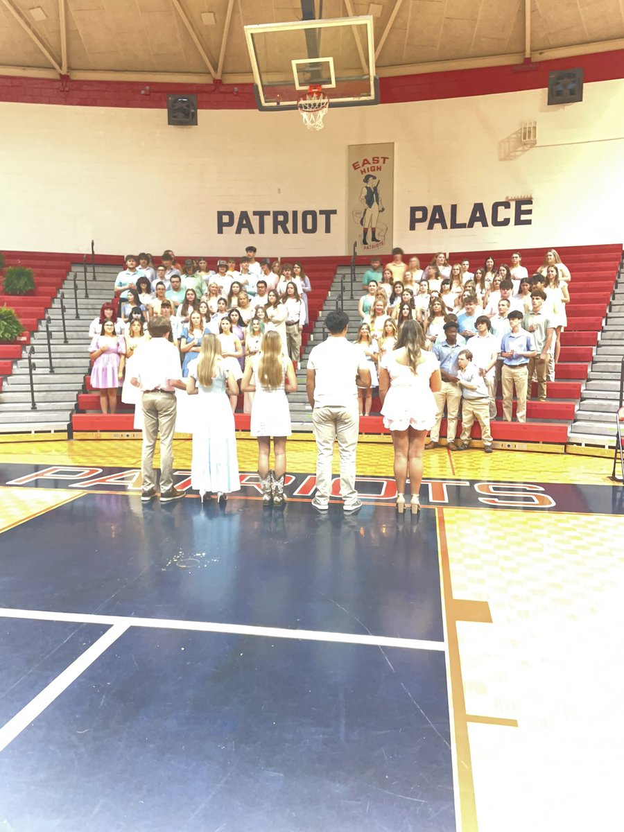 sehspatriots's tweet photo. Class Night 2025!!!Congratulations Class of 2025 on your many successes and accomplishments! It’s your turn Class of 2026, the torch has been passed!!! #canthidepatriotpride #classnight https://t.co/AdX9FeWARo