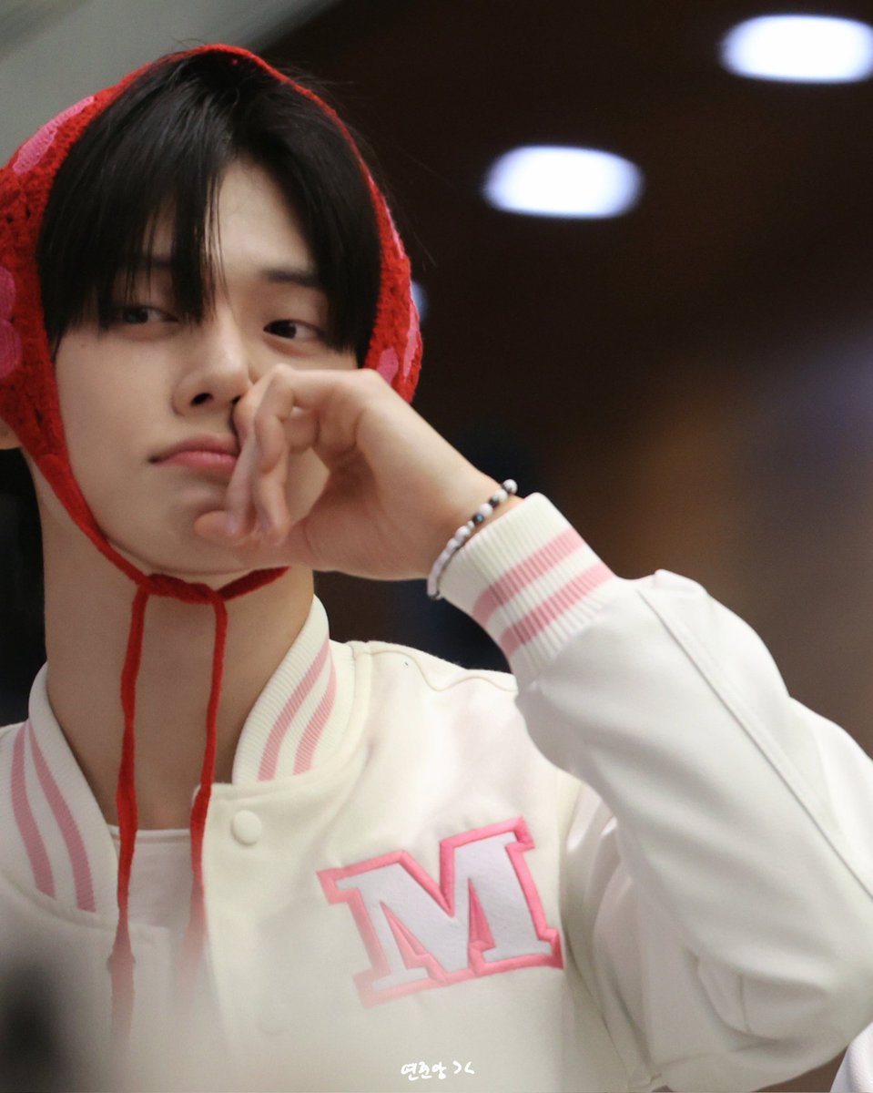 TXT19990913YJ's tweet photo. 250503 음중 미니팬미팅
🩷귀여워워🩷
#연준 #YEONJUN #ヨンジュン 
#TXT_YEONJUN #투바투연준 https://t.co/buRgEqeWtT