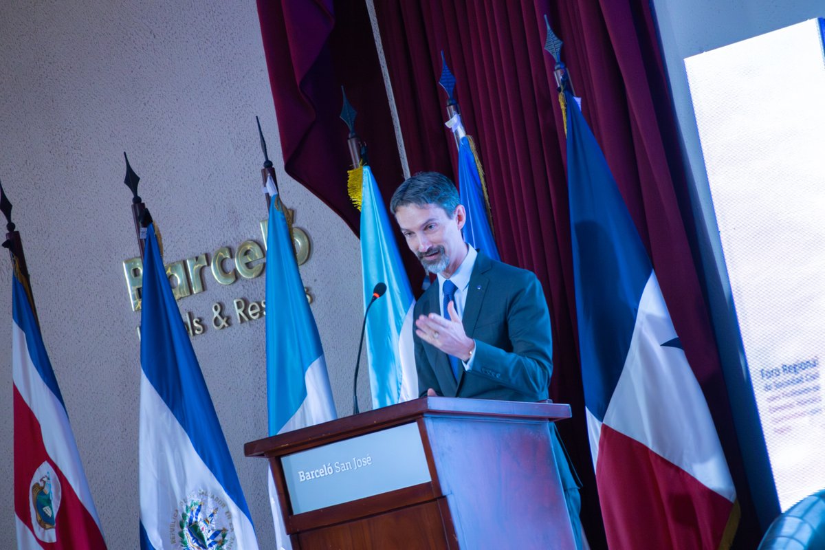 La #UniónEuropea participa en el Foro Regional sobre Facilitación del Comercio junto a actores clave de la región.

🇪🇺 El Embajador de la #UE en Costa Rica, S.E. <a href="/plouislempereur/">Pierre-Louis Lempereur</a> , y Kathrin Renner, Coordinadora Regional de Programas, han destacado el importante rol de la