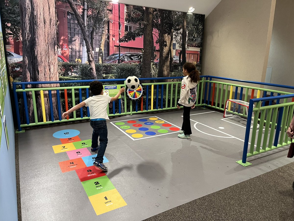 What a magical night at the Magic House! ✨ Our Armstrong students had an unforgettable evening filled with laughter, learning, and hands-on fun! From climbing the Jack &amp; the Beanstalk to exploring the bubble room, their smiles said it all! #TheSTRONG 💪🏾 #ArmstrongAdventures