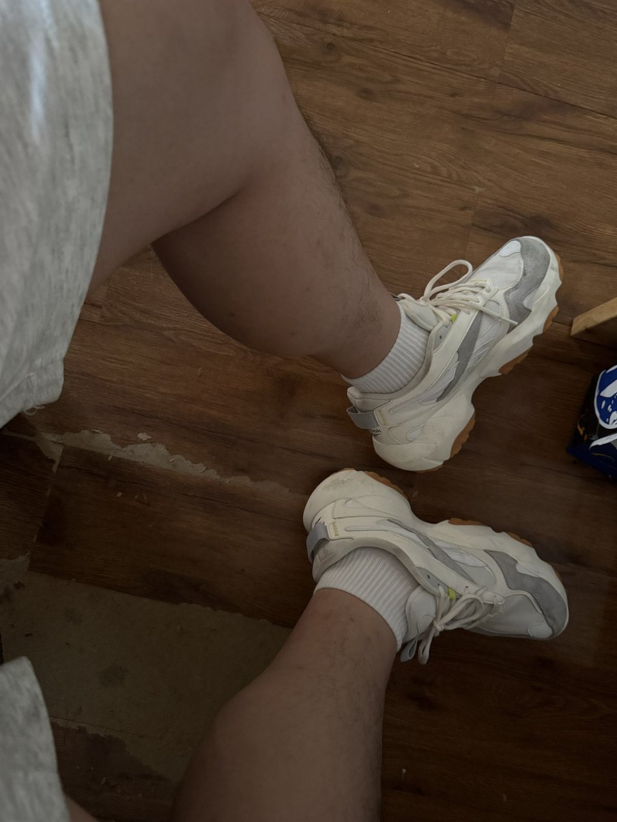 HdlHello's tweet image. 跪下！舔！