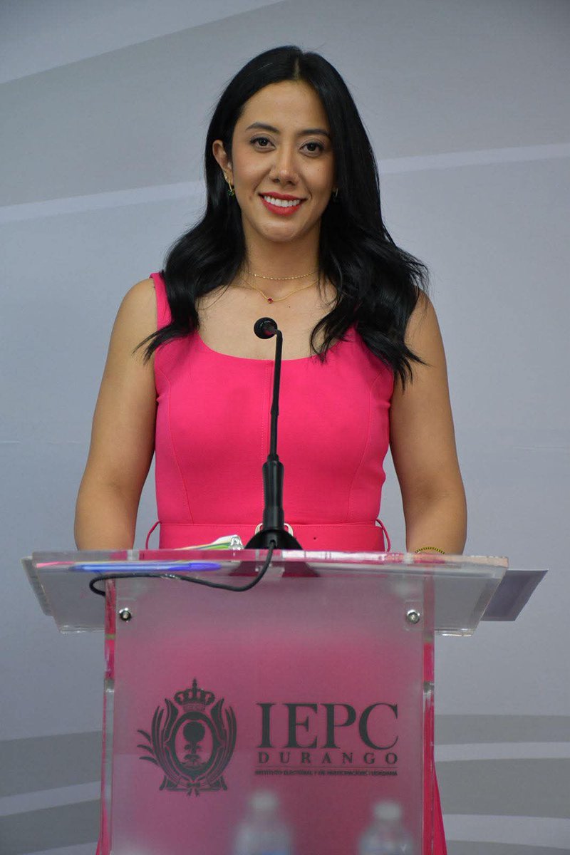 Noticias_Dgo's tweet image. Betzabé Martínez propone hacer de Gómez Palacio el corazón de la Transformación
Durante el debate electoral organizado por el IEPC, Betzabé Martínez, candidata de la coalición Sigamos Haciendo Historia, reafirmó su compromiso con el bienestar de Gómez Palacio. “Vamos a gobernar…