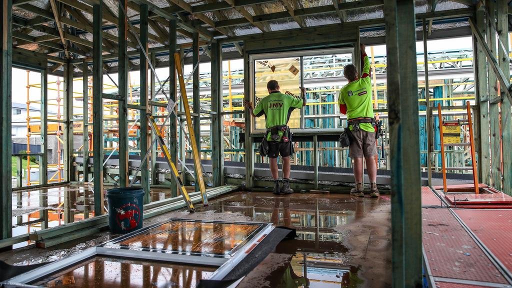 Adam_Creighton's tweet image. "Of the 166,830 people here on a temporary skilled worker visa, only 4229 were in home building trade occupations". 
How utterly ridiculous. Great stat @tomdusevic 
theaustralian.com.au/inquirer/with-…