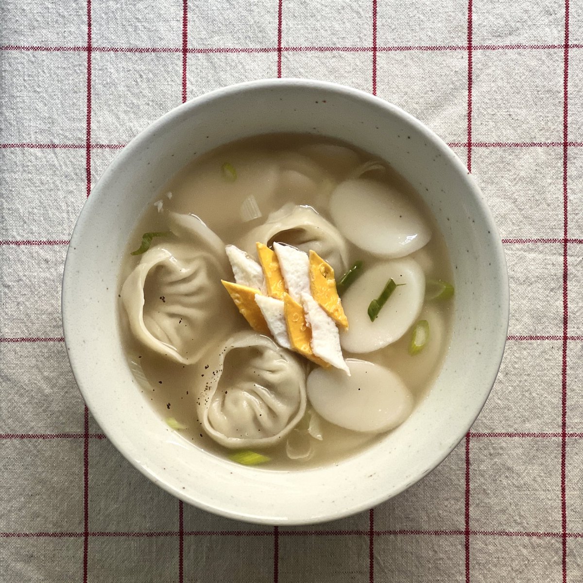 家でもよく食べるジヒ！

もしこれからもずっと
日本に住むようになったら
いつかは食堂を開業したいです

東京がいいかなぁ🗼

お越しいただければ幸いです(っ꒪⌓꒪)っ—̳͟͞͞♡

#ジヒの日常