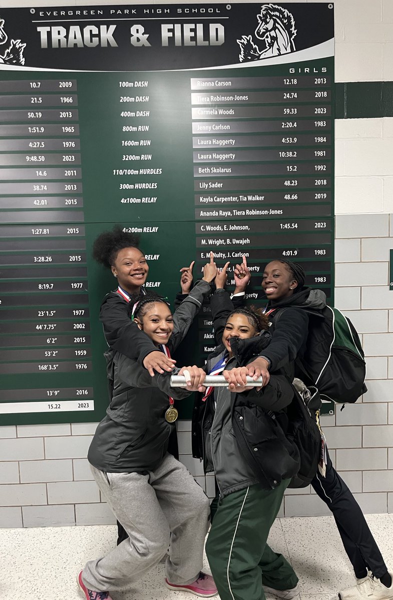 🚨School Record Alert🚨 <a href="/EPCHSGirlsTrack/">EPCHSGirlsTrackField</a> 4x200 Relay team of Chloe Thompson, Chloe Plunkett, Amiya Lane &amp; Brianna Uwajeh set a new outdoor school record at the SSC Red Conference meet today with a time of 1:45.21! 🐎🐎🐎 <a href="/EPCHSAthletics/">EPCHSAthletics</a> <a href="/Epchs231/">EPCHS</a>