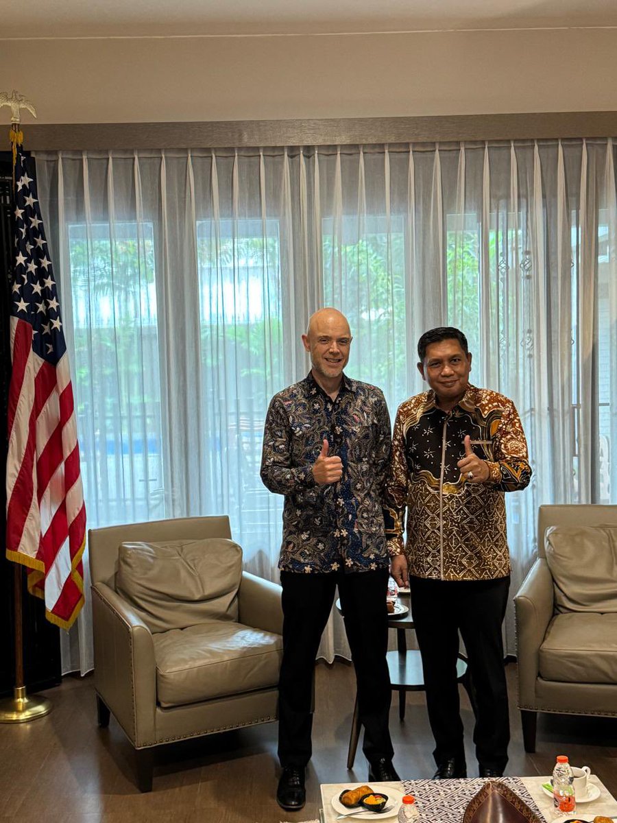 U.S. Consulate General Surabaya (@uscongensby) on Twitter photo “Terima kasih telah bertemu dengan kami, Bapak Bodewin Melkias Wattimena, Wali Kota Ambon, selama APEKSI 2025. Kami menantikan untuk bertemu dengan Anda lagi lain waktu di Ambon.” <a href="/APEKSIid/">APEKSI #APEKSInergi</a> “Terima kasih telah bertemu dengan kami, Bapak Bodewin Melkias Wattimena, Wali Kota Ambon, selama APEKSI 2025. Kami menantikan untuk bertemu dengan Anda lagi lain waktu di Ambon.” <a href="/APEKSIid/">APEKSI #APEKSInergi</a>