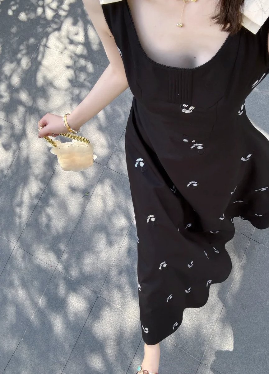 そよ風、太陽の光、好きな歌、毎日の幸せは完璧です🌤️🎧🧃