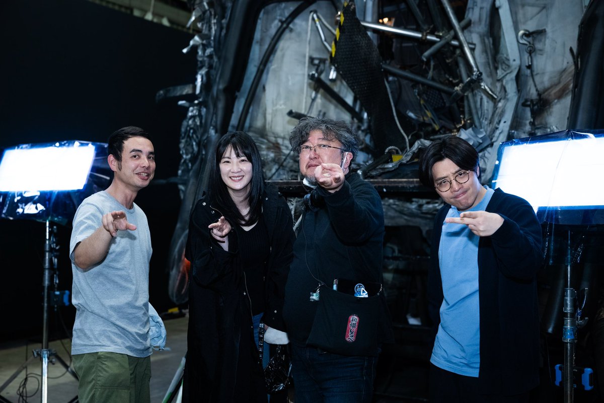 shota3mawx's tweet image. 実は同い年シリーズ

「樋口監督と、はやぶさ60号現場セットにて、」

#西野恵未
#田村健太郎
#樋口真嗣

#新幹線大爆破