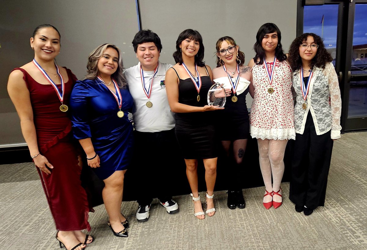 Montwood RAM-TV (@montwood_ramtv) on Twitter photo Ram-TV crew tonight at the SISD Marketing Banquet. THANK YOU <a href="/SISD_Marketing/">Socorro ISD Marketing</a> for the Diamond award, medals, and the endless opportunities made available to the student AV crews at the SAC during the year. <a href="/MontwoodHS/">David Herrera</a> #Excellence #TeamSISD #earnyourhorns Ram-TV crew tonight at the SISD Marketing Banquet. THANK YOU <a href="/SISD_Marketing/">Socorro ISD Marketing</a> for the Diamond award, medals, and the endless opportunities made available to the student AV crews at the SAC during the year. <a href="/MontwoodHS/">David Herrera</a> #Excellence #TeamSISD #earnyourhorns