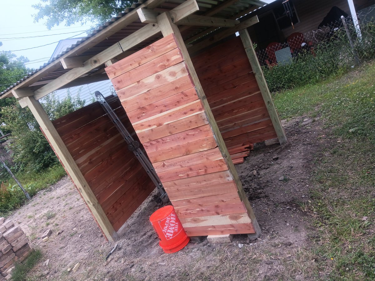swickmeister's tweet image. Storage shed is comin along. Last side wall gotta go up, door and brick flooring. Just need the rain to chill out #diyproject