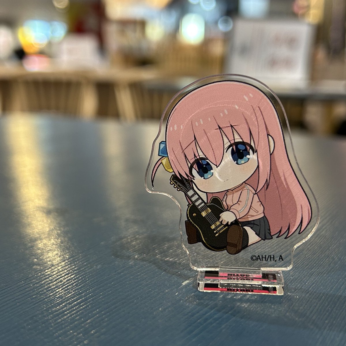 toyamano_yoshie's tweet photo. マリエとやまのBOOKOFFでぼっちちゃんのアクスタを買ったよ🎸
かわいい🩷
#マリエとやま
#BOOKOF
#COMPOFFPLUS
#ぼっち・ざ・ろっく 
#TSCアンバサダー https://t.co/agjQwVy17J