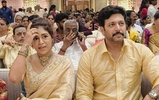 _MovieTamil's tweet photo. #IshariGanesh's daughter #Preethaa Wedding 💒💍
#RaviMohan - #Manirathnam - Aditi Shankar https://t.co/u6VnnmuQen