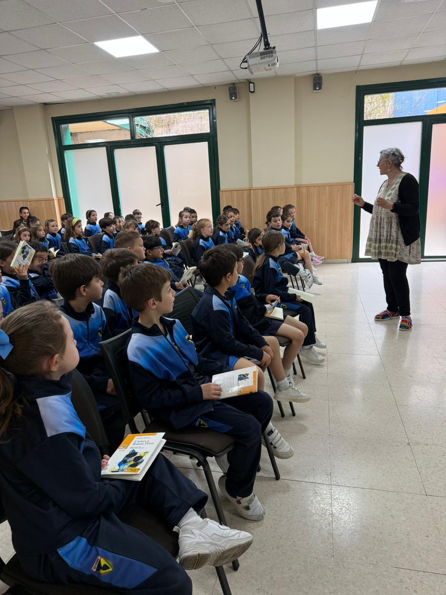 ElValle_I's tweet image. 📚🐭 Nuestros peques de 1º de Primaria han disfrutado del libro fórum con Cartas a Ratón Pérez.

¡Qué emoción compartir sus ideas, dudas y sonrisas con cada historia! 💌✨

#LibroFórum #PrimerosLectores