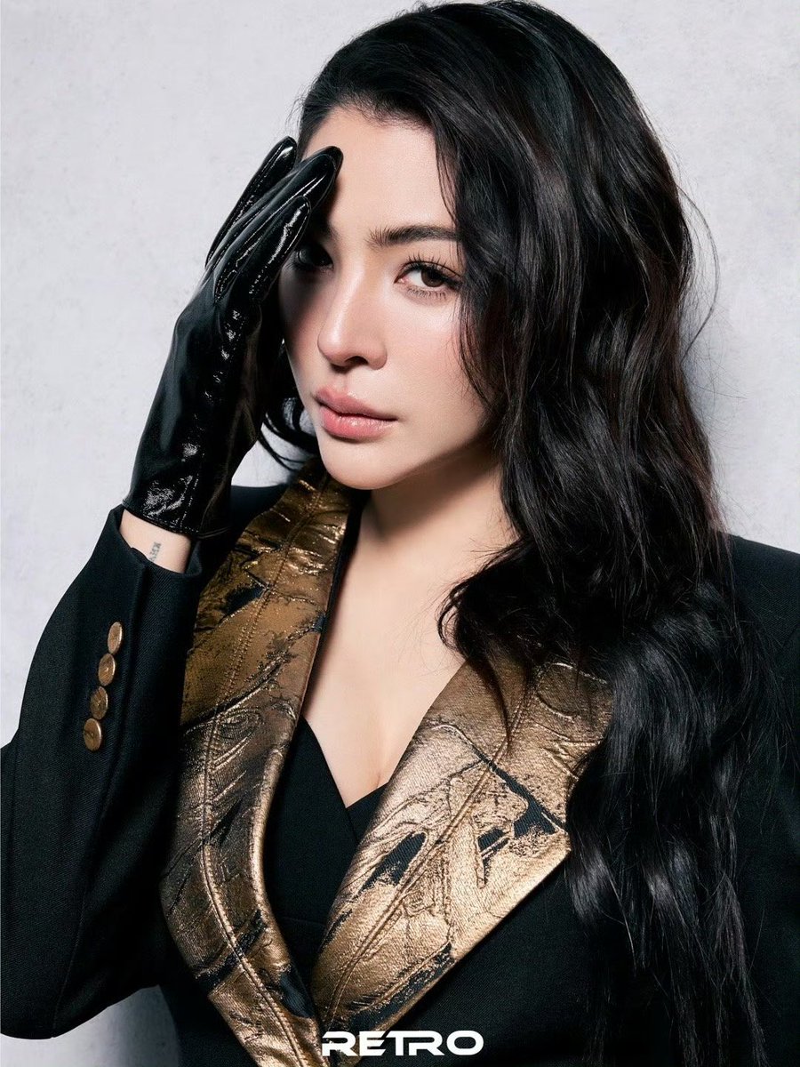 mainmaliyou's tweet image. Basic human needs:
♡ Water
♡ Oxygen
♥︎ ฝ้าย พีรญา

#FayePeraya #ฝ้ายพีรญา @malisorn00