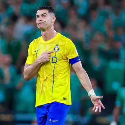 هذه الحركة احد أسباب الضجيج الذي حدث وجاهم شخص قالهم الهجوم عليه في الوقت المناسب يا ابو مناسب الوضع تغير والناس أصبحت تفهم مو مثل ما انت خابر 🙂

 #حملتكم_على_الدون_مكشوفه