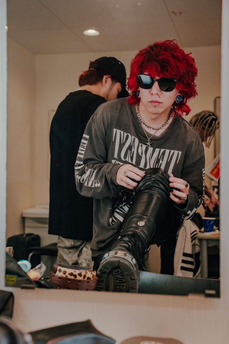 昨日のライブで一旦今月のCrossfaithのライブは終わりますた。
次は6/7に行われるミリオンロックで会いましょう❤️‍🔥その後はヨーロッパツアーで３週間ほど日本から消えます。
猫を撫でたりしたい。

📷 : <a href="/_SHOT_ROW_/">SHOTARO</a> 

#Crossfaith