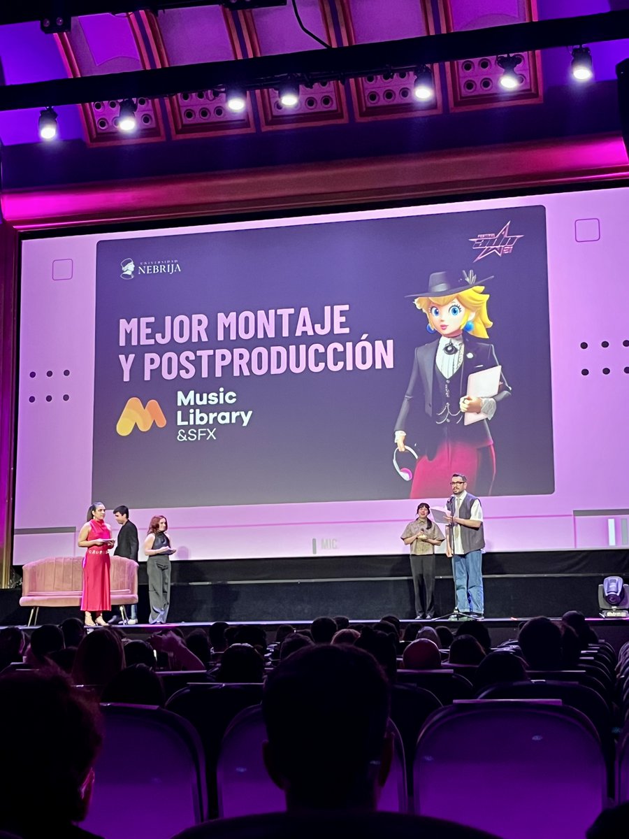 musiclibrarysfx's tweet photo. En la entrega de premios del Festival Internacional de #Cortos AdN @FestivalAdN @Nebrija. Enhorabuena a la organización, todxs lxs finalistas y ganadores, especialmente a los equipos de ‘Su imagen’ (Mejor #Sonido) y ‘Casualidad’ (Mejor #Montaje y #Postpro), nuestros premiados. https://t.co/6HiD5O3egl