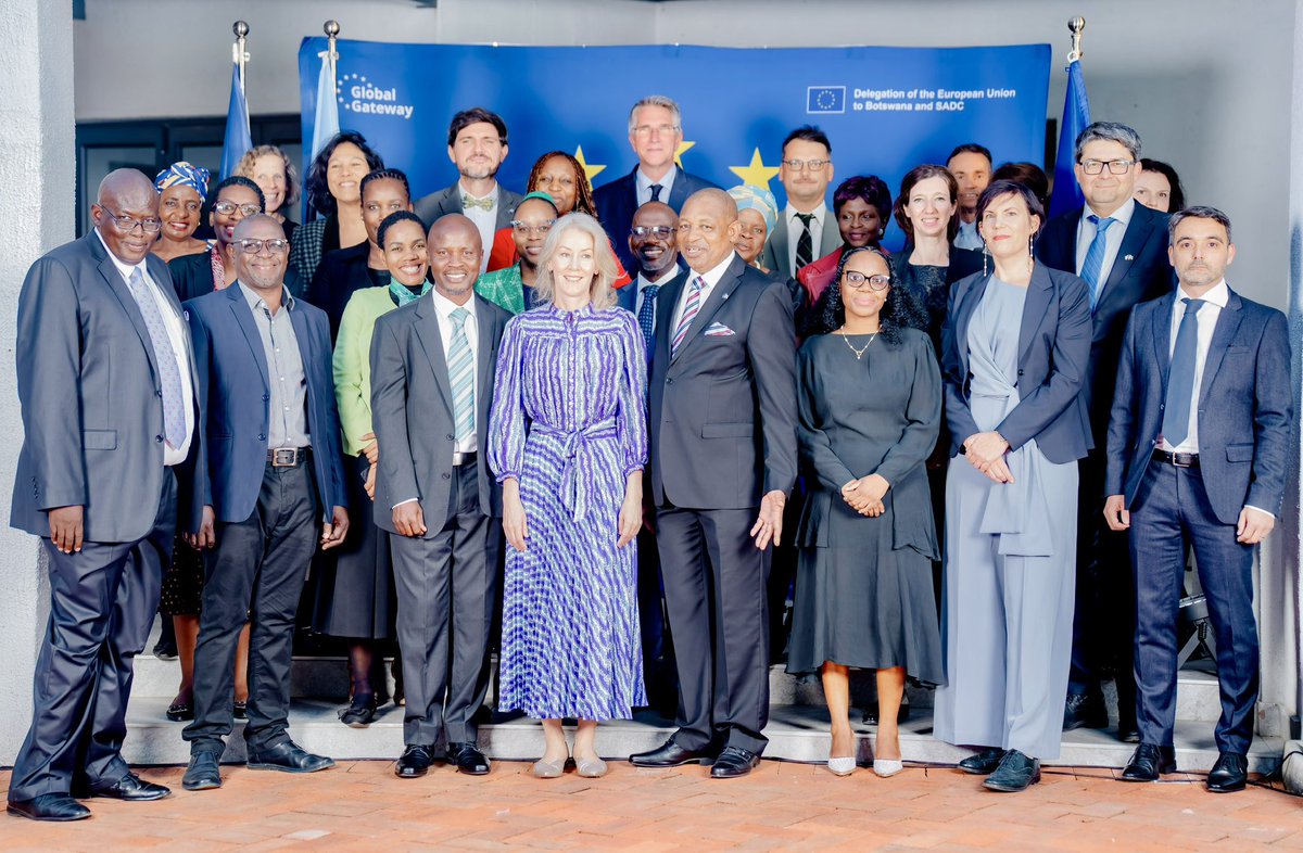 PetraPereyra's tweet photo. 75 years ago, Europe chose unity over division.

In times of global uncertainty, Europe is an anchor of stability and a champion for peace, prosperity, democracy and freedom. 

Today we celebrate Europe and the partnerships that unite us 🇪🇺💫🇧🇼💫🌍

Happy #EuropeDay2025! https://t.co/EO8fUIBV3l