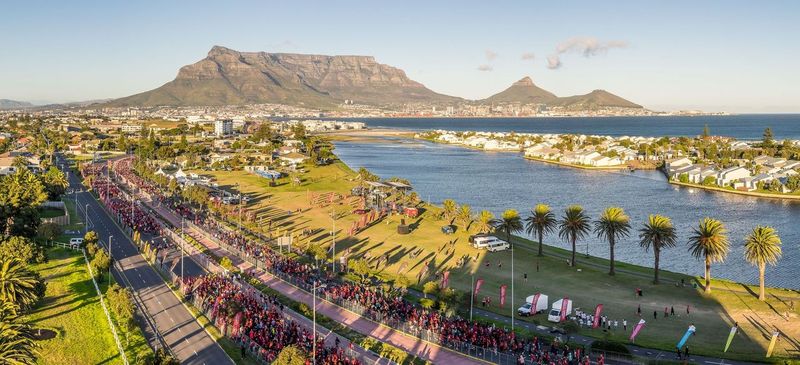 This Sunday marks 10 incredible years of the #Absa Run Your City Cape Town 10K — a decade of movement, memories, and Mother City magic!  From elite athletes to fun runners, #CapeTown’s streets will come alive in celebration! 🔗 tinyurl.com/bdduce5j #AbsaRunYourCity