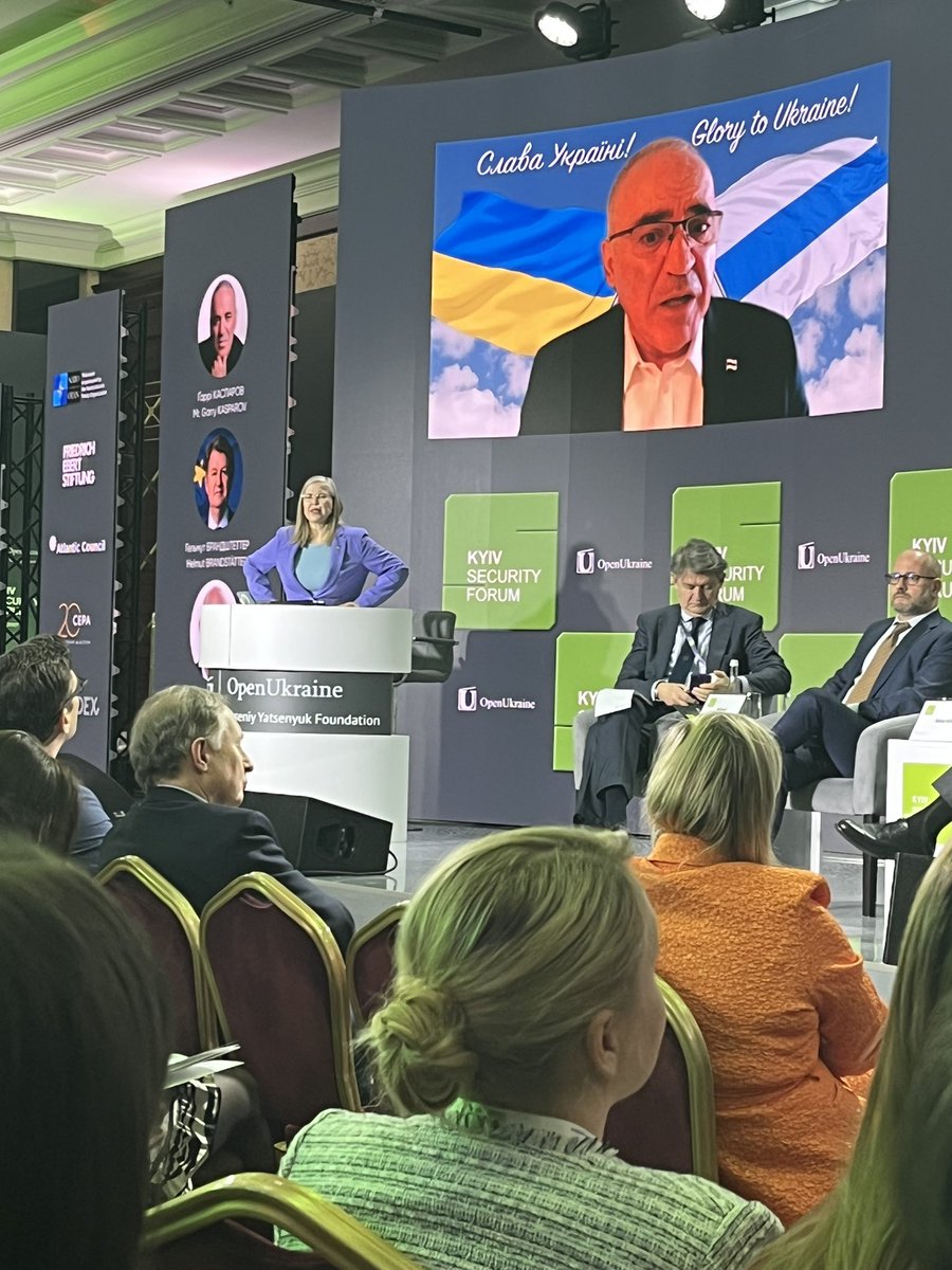 Zoya Krasovska (@any_wonder) on Twitter photo Only after its defeat on a battlefield Russia has chance for recovery as democratic state, history shows — <a href="/Kasparov63/">Garry Kasparov</a> says at #KyivSecurityForum Only after its defeat on a battlefield Russia has chance for recovery as democratic state, history shows — <a href="/Kasparov63/">Garry Kasparov</a> says at #KyivSecurityForum