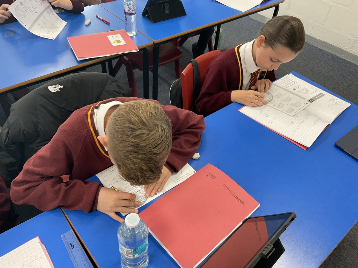 PDA_Y5's tweet image. Amazing concentration this morning as we measured angles using a protractor! We made sure the origin on the protractor was correctly placed where the lines meet! #pdamaths
