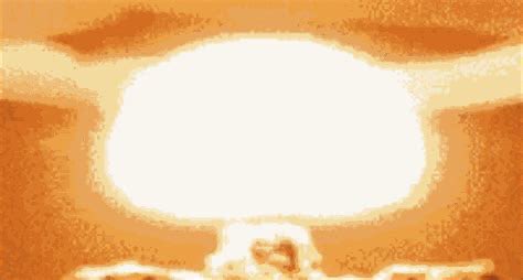 Tal día como hoy.9 de mayo de 1951. Atolón Enewetak.
Estados Unidos enciende la mecha del futuro:
“George”, la primera bomba atómica con sabor a hidrógeno.
No fue la bomba H, pero sí su primer rugido.
Usaron deuterio, un tipo de hidrógeno, para amplificar la explosión.
Resultado: