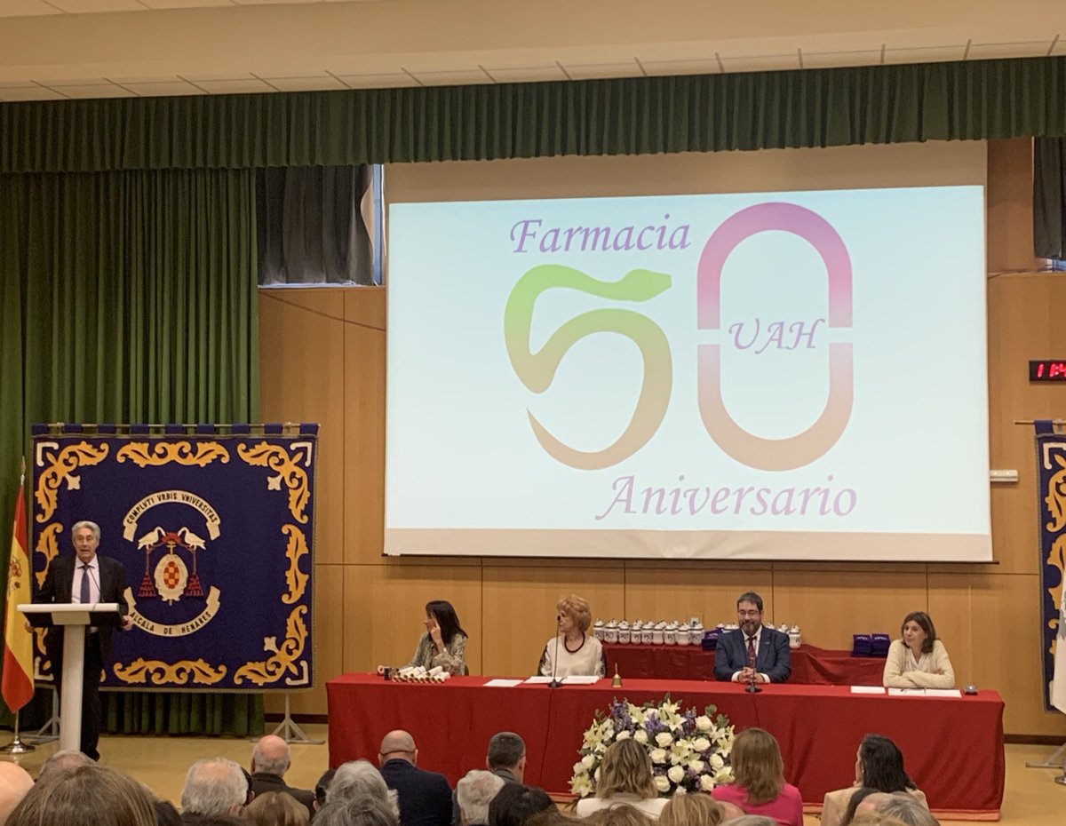 La facultad de Farmacia de la <a href="/UAHes/">Universidad Alcalá</a> cumple 50 años y aquí estamos celebrándolo.