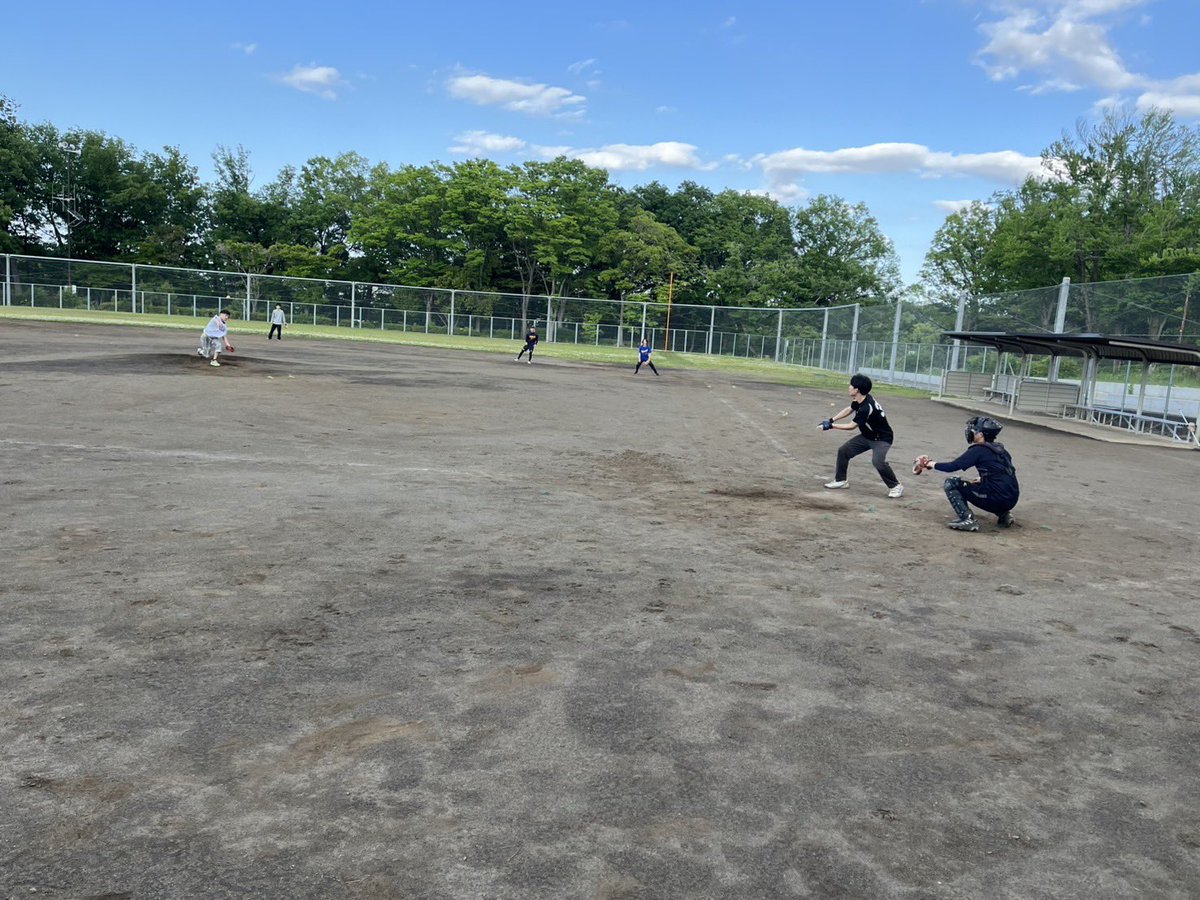 tmu_rad's tweet photo. 昨日は野球日和でしたね☀️
さて、練習でもお話したとおり5/15(木)に確定新歓をやります
練習(15:00〜18:00)
→居酒屋うらやましか(2時間程度)の予定です🏮
参加を希望する新入生は、11日(日)までにオープンチャットやDMで連絡ください❗️ https://t.co/UK4IpcrGum
