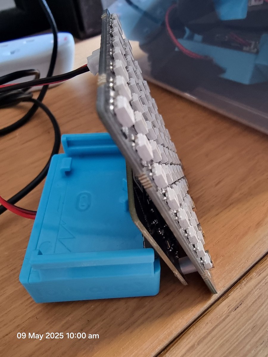 TsuiAllen's tweet photo. I could have connected the @Kitronik #ZIPTile to any of the @microbit_edu battery holders they sell but the @Forward__EDU #CHARGE rechargeable power pack makes a beautifully stable, sustainable ergonomic stand to create digital signage for my fleet of @intelino #SmartTrains https://t.co/fSwdW0FHBi