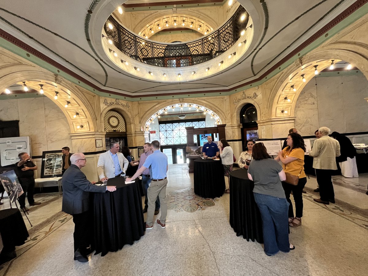 CMTengrs's tweet photo. 🏠👬🏼 CMT commemorated the opening of our new office location alongside neighbors in Downtown Bloomington, IL! We are thrilled to be part of this next chapter. Here’s to shaping Downtown’s future, 𝘵𝘰𝘨𝘦𝘵𝘩𝘦𝘳. #BloomingtonWelcomesCMT #CMTinBloomingtonIL #CMTLocations https://t.co/2Kxj3dpbKl