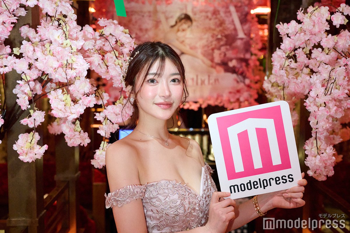 トップキャバ嬢・らら 初バースデーイベントに密着🤍 ＼ 200万円の桜