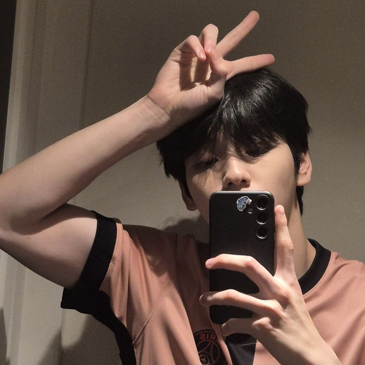 looking for moots (used to be bin_s0oo) 
#kpoptwt #stantwt #moatwt  
◦  kayley/xiqing, 🇨🇳📷, 15  
◦  txt, enha, katseye, aespa  
◦ not new to kpoptwt   
◦ aot  
◦ anyone welcome <3  
♡/↺ 4 moots