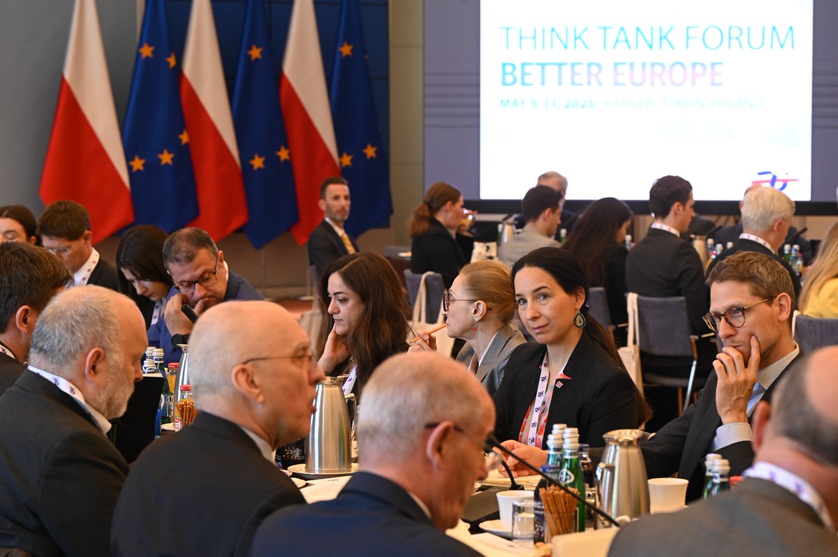CIR_CSM's tweet image. Rozpoczęliśmy drugi dzień THINK TANK Forum! 

Konferencję oficjalnie otworzyli Minister Sobkowiak-Czarnecka oraz Wicepremier i Minister Obrony Narodowej Władysław Kosiniak-Kamysz.  

Następnie uczestnicy rozpoczęliśmy pierwszy panel dyskusyjny:  „Równoważenie celów zrównoważonego…