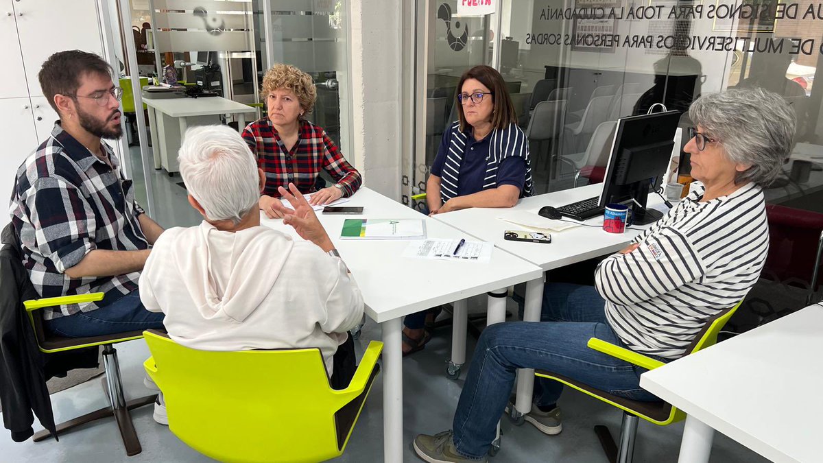 amasogra's tweet photo. Hoy 09/05/25 la Junta Directiva y el equipo técnico ha tenido una reunión con la coordinadora de prácticas Ainhoa, del Centro de Formación Profesional "La Cartuja" para las próximas prácticas del nuevo alumnado. @AndaluciaJunta https://t.co/lOwpdod6Oy