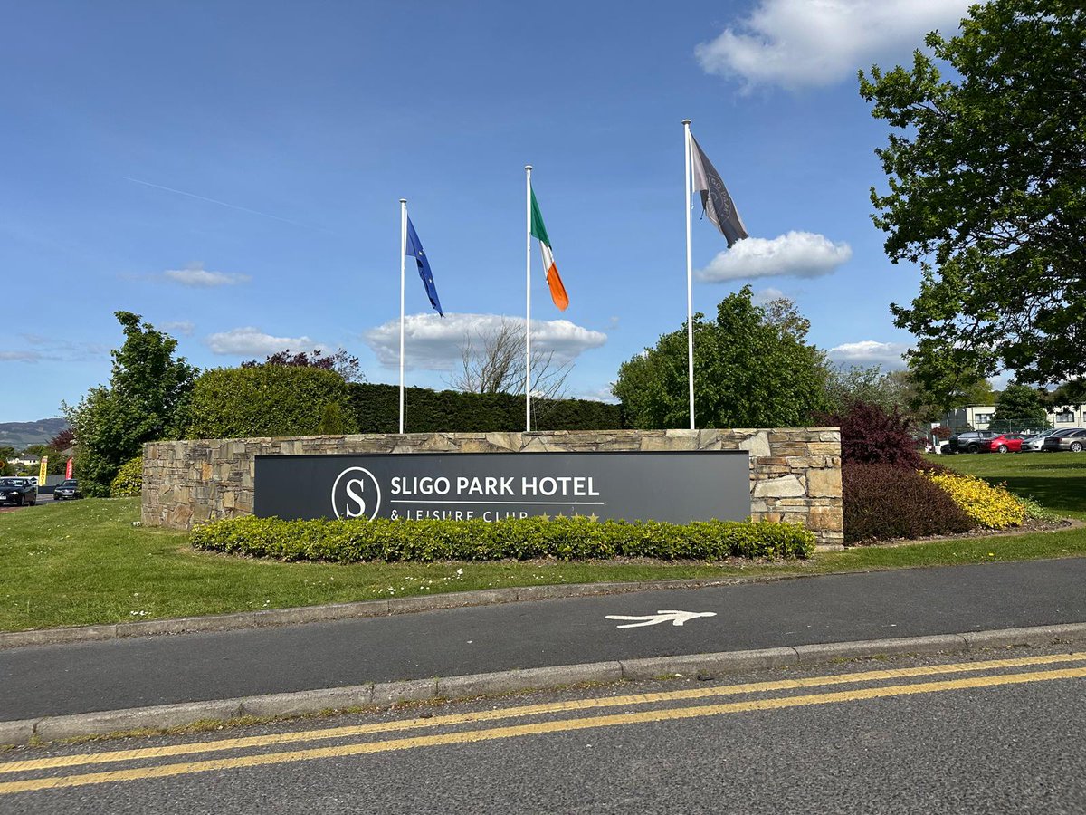The recent good weather has our gardens looking their best  ☀️🌿 — we’ve captured a few lovely moments to share.
 
Come soak it all in! 💐📸
 
#SligoParkHotel #SligoInBloom #GardenVibes #SunnyDays #ExploreSligo #WildAtlanticWay